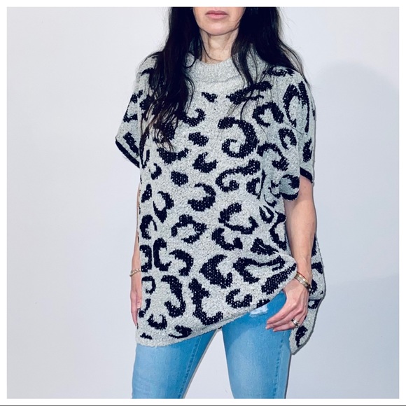 Audrey Leopard poncho knit sweater - Picture 3 of 6